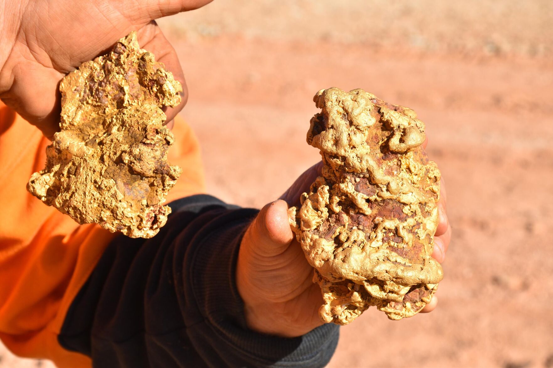 Two giant gold nuggets worth $250,000 found in Australia